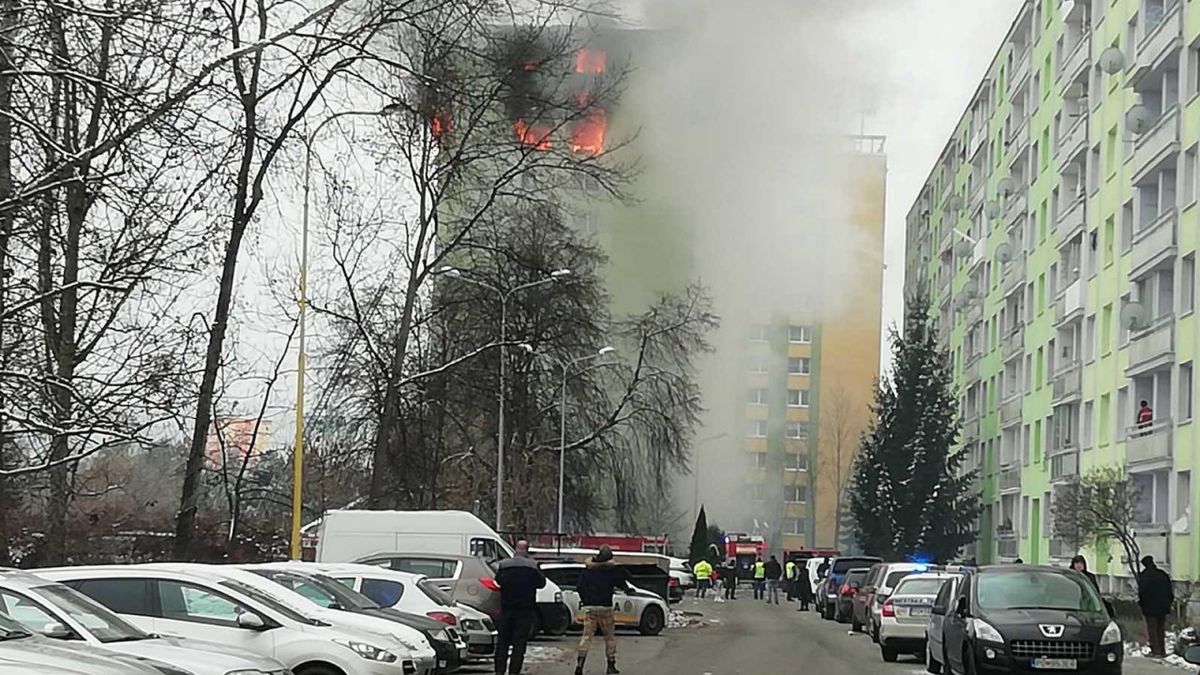 Výbuch paneláku v Prešově má minimálně pět obětí. Zraněných je přes čtyřicet